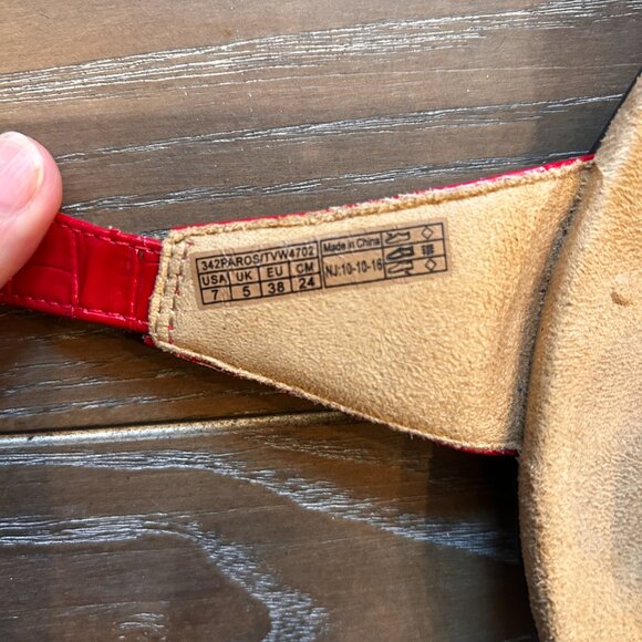 Vionic Red Sandals Size 7 - Picture 3 of 4